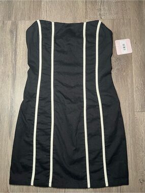 Dash of Nash Black Stripe Top with White Trim